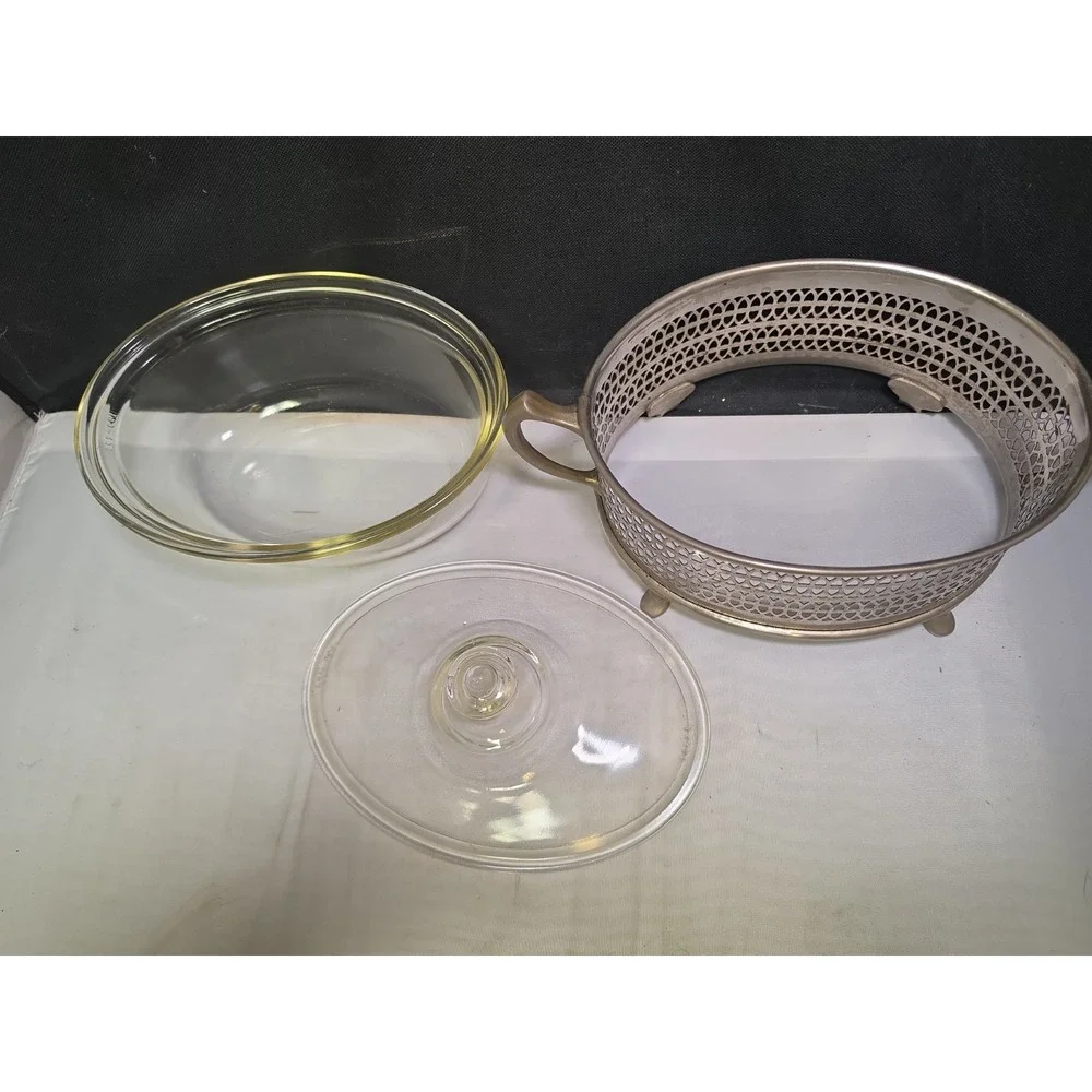 Pyrex Clear Oval Casserole Dish W/ Lid, Metal Stand